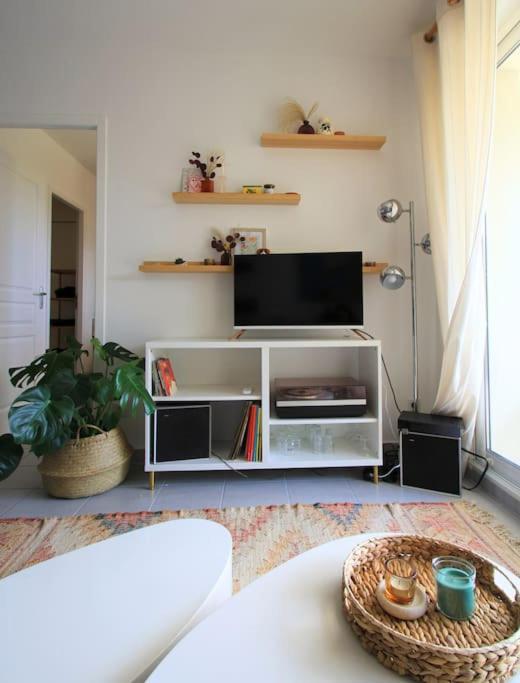 Cosy Appartement Entre Vignes Et Garrigue Avec Piscine Péret Dış mekan fotoğraf